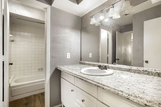 1848 Abshire Lane, Dallas, TX 75228