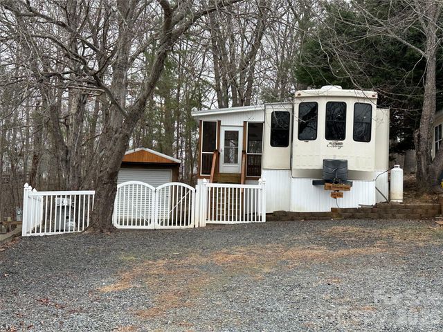 112 Sparrow Lane, New London, NC 28127