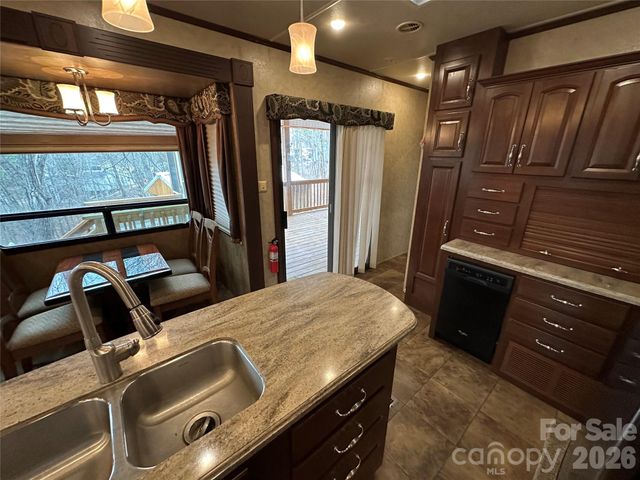 112 Sparrow Lane, New London, NC 28127