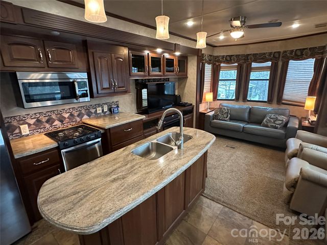 112 Sparrow Lane, New London, NC 28127