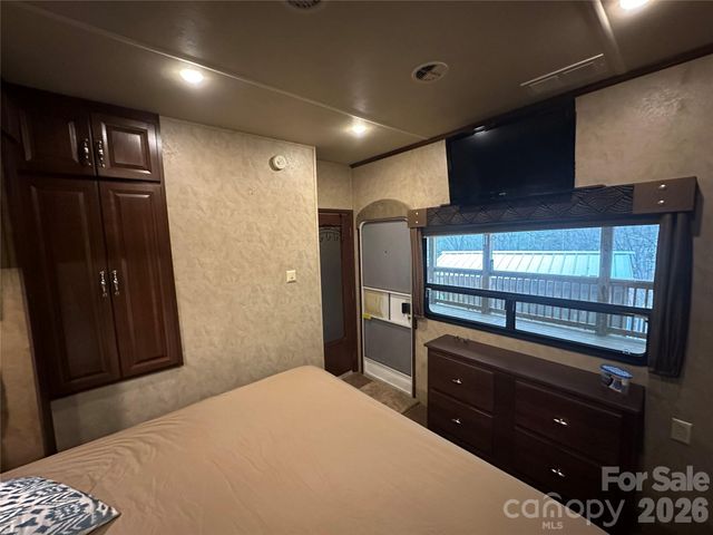 112 Sparrow Lane, New London, NC 28127