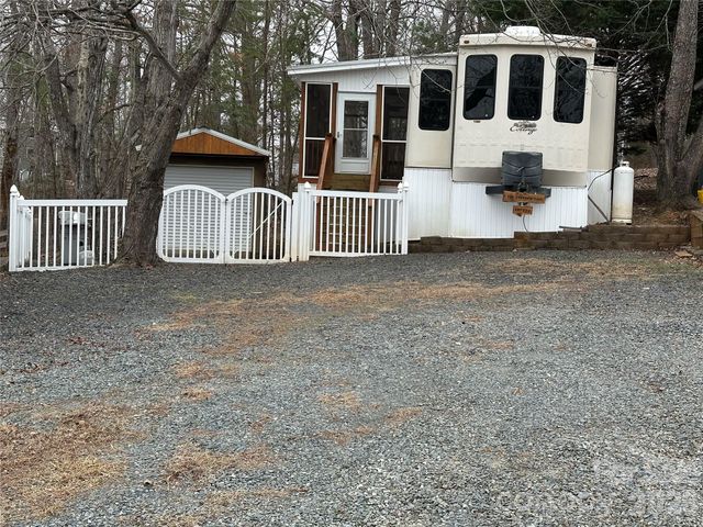 112 Sparrow Lane, New London, NC 28127