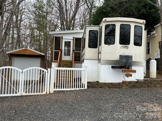 112 Sparrow Lane, New London, NC 28127