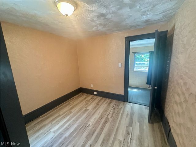 280 Lake Street, Akron, OH 44301