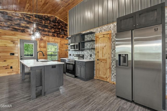 353 Oak Lake Drive, Sevierville, TN 37876