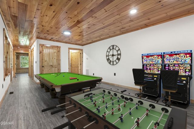 353 Oak Lake Drive, Sevierville, TN 37876