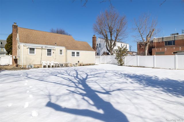 682 Rose Boulevard, North Baldwin, NY 11510