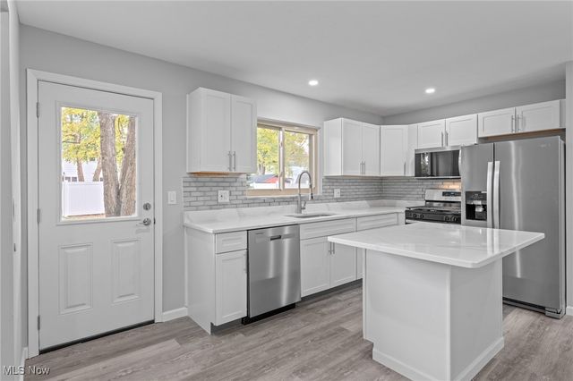 6876 Anthony Lane, Parma Heights, OH 44130