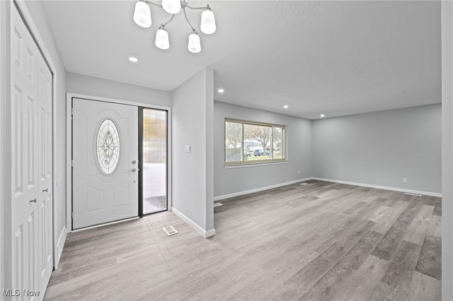 6876 Anthony Lane, Parma Heights, OH 44130