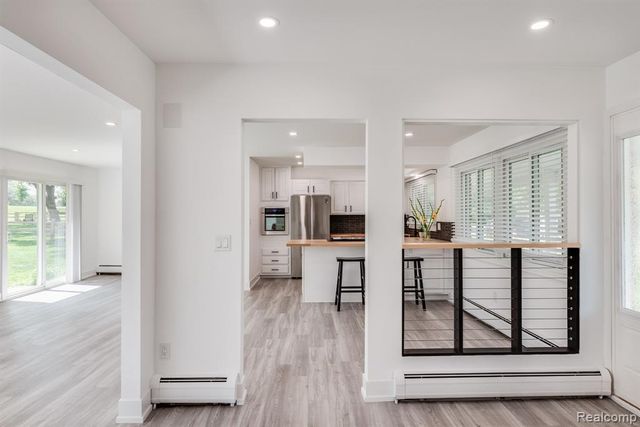 2862 Rossmoor Circle, Bloomfield Hills, MI 48302