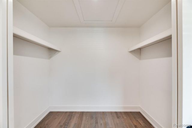 2862 Rossmoor Circle, Bloomfield Hills, MI 48302