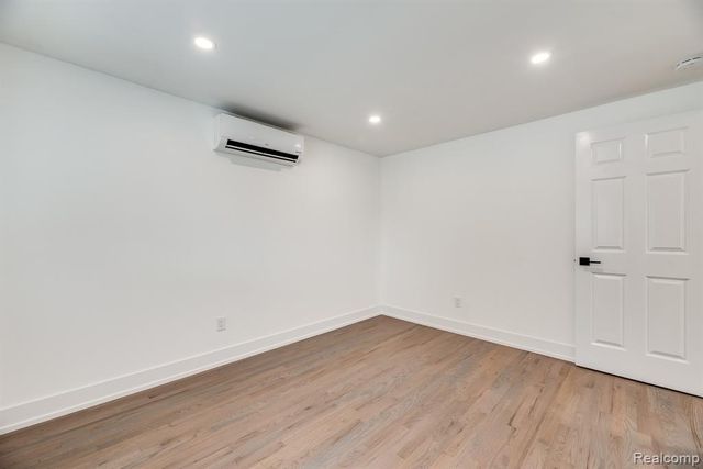 2862 Rossmoor Circle, Bloomfield Hills, MI 48302