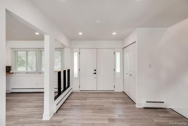 2862 Rossmoor Circle, Bloomfield Hills, MI 48302