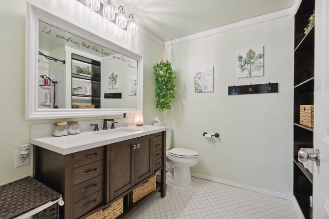 2338 N Tool Dr, Seven Points, TX 75143