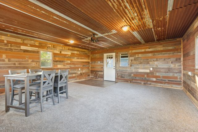 2338 N Tool Dr, Seven Points, TX 75143