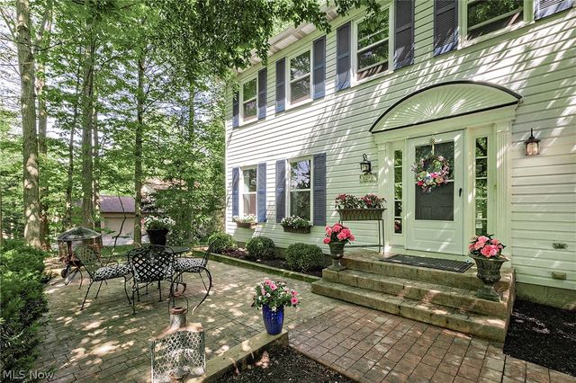 8290 Pine Creek Court, Chagrin Falls, OH 44023