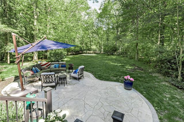 8290 Pine Creek Court, Chagrin Falls, OH 44023