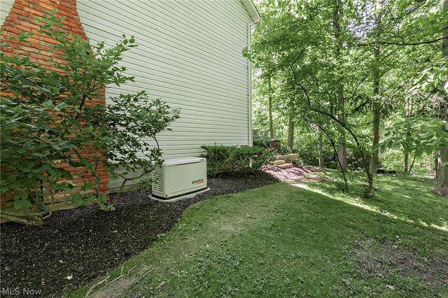 8290 Pine Creek Court, Chagrin Falls, OH 44023