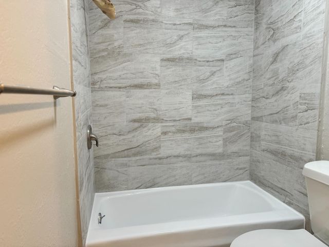 2101 6th Avenue N 12, Texas City, TX 77590