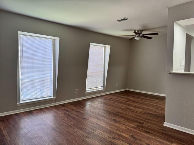 2101 6th Avenue N 12, Texas City, TX 77590