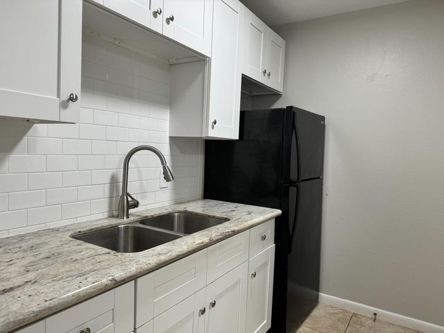 2101 6th Avenue N 12, Texas City, TX 77590