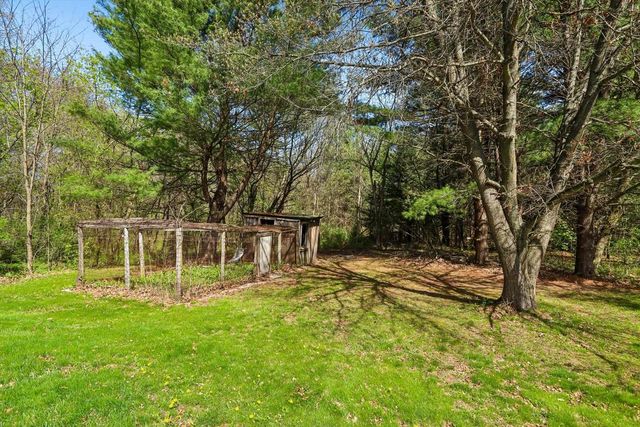 S1214 Town Hall Road, Lyndon Station, WI 53944