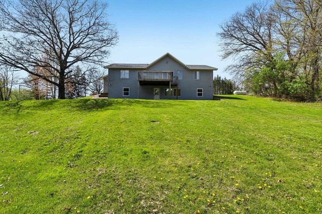 S1214 Town Hall Road, Lyndon Station, WI 53944