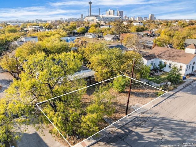 815 S Pine St, San Antonio, TX 78210