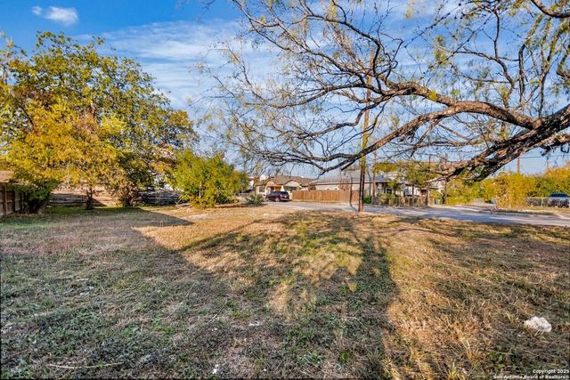 815 S Pine St, San Antonio, TX 78210