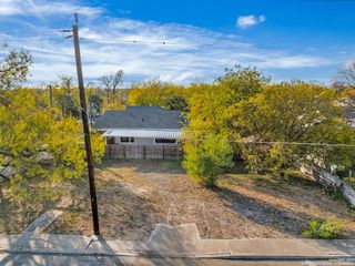 815 S Pine St, San Antonio, TX 78210
