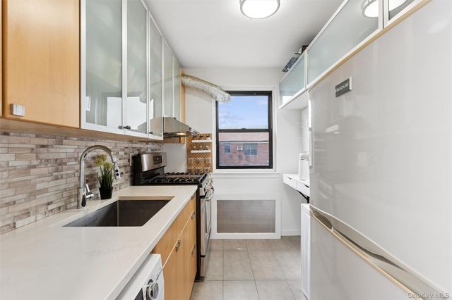 196-56 69th Avenue 2, Fresh Meadows, NY 11365