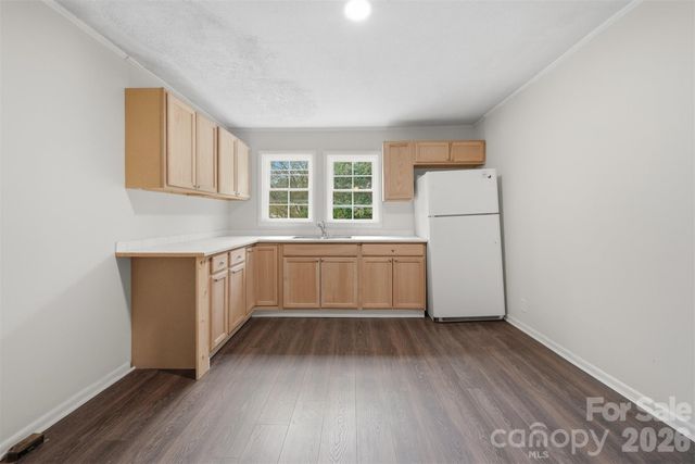 630 2nd Street SW, Conover, NC 28613