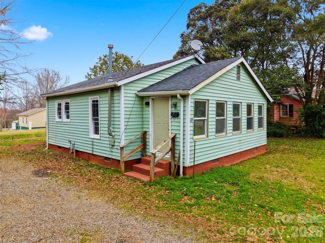 630 2nd Street SW, Conover, NC 28613