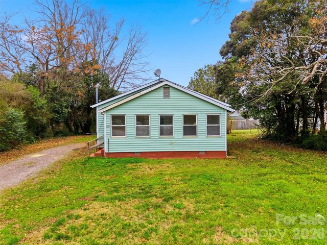 630 2nd Street SW, Conover, NC 28613