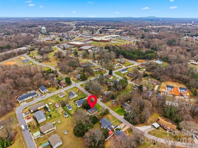 630 2nd Street SW, Conover, NC 28613