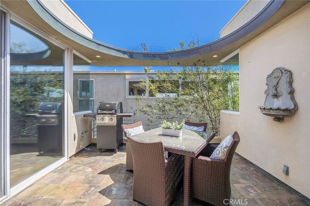 2303 Vista Drive, Manhattan Beach, CA 90266