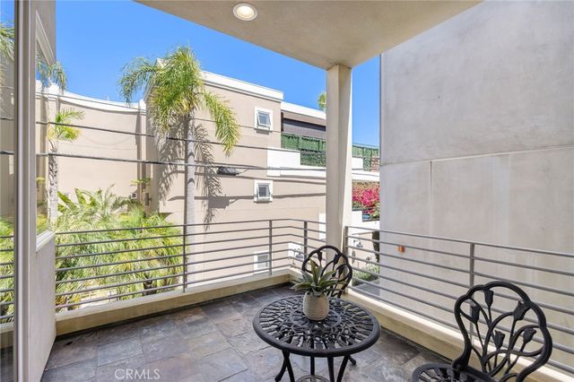 2303 Vista Drive, Manhattan Beach, CA 90266