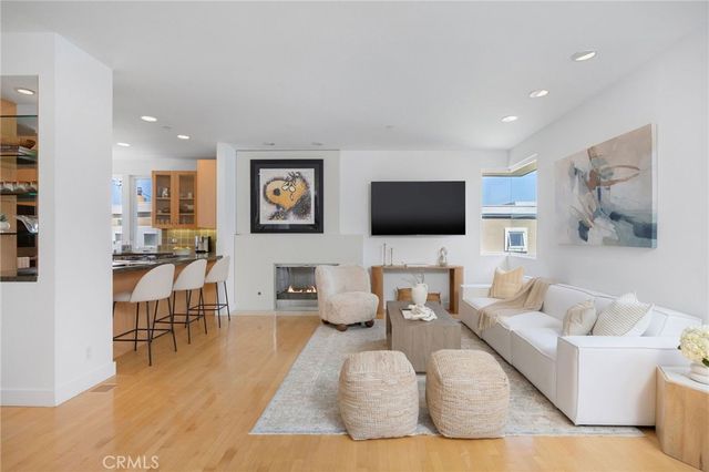 2303 Vista Drive, Manhattan Beach, CA 90266