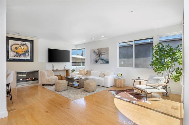 2303 Vista Drive, Manhattan Beach, CA 90266