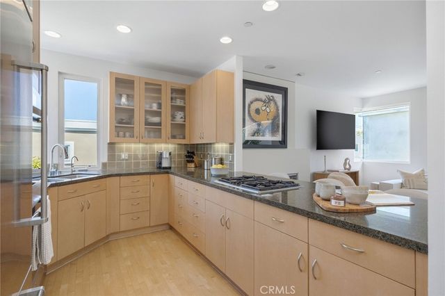 2303 Vista Drive, Manhattan Beach, CA 90266