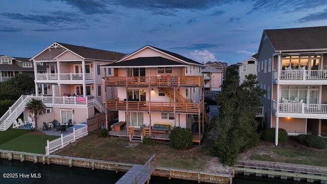 9 W Atlanta Street 3, Wrightsville Beach, NC 28480