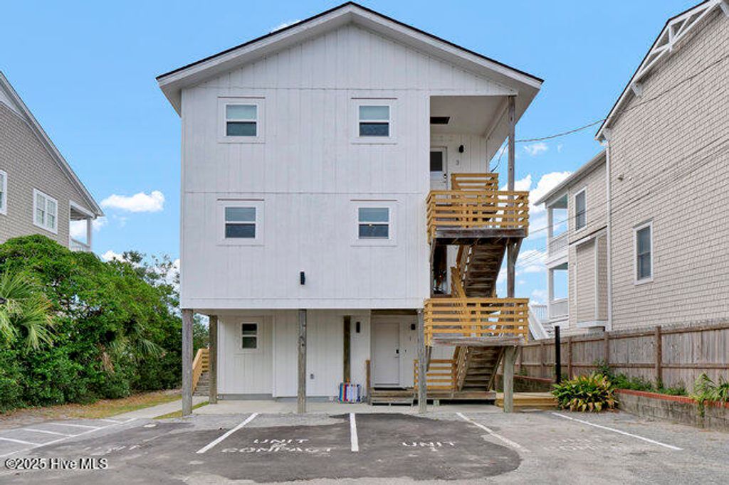 9 W Atlanta Street 3, Wrightsville Beach, NC 28480