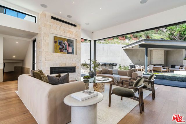 1205 Las Lomas Place, Pacific Palisades (los Angeles), CA 90272