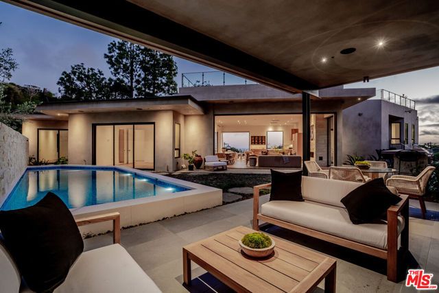 1205 Las Lomas Place, Pacific Palisades (los Angeles), CA 90272