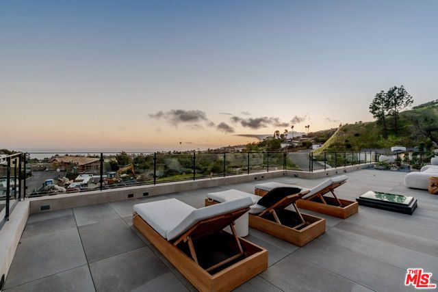 1205 Las Lomas Place, Pacific Palisades (los Angeles), CA 90272