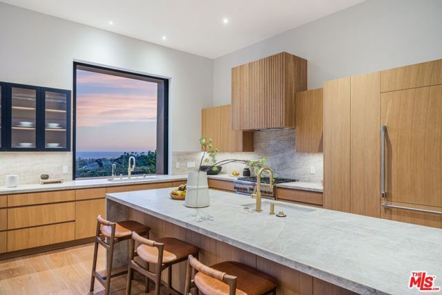 1205 Las Lomas Place, Pacific Palisades (los Angeles), CA 90272