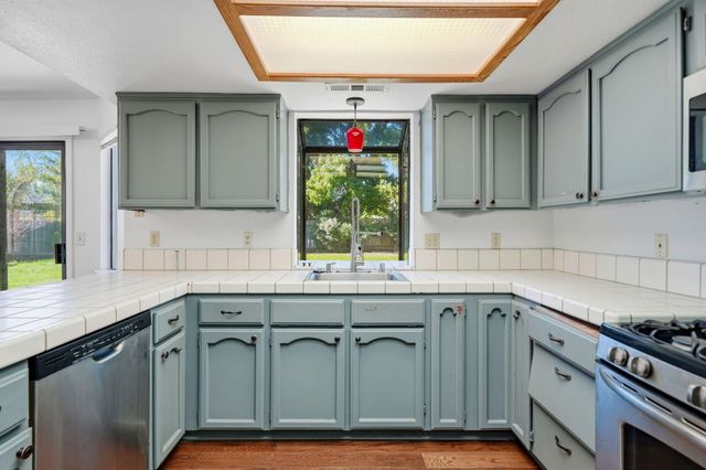 550 Armando Avenue, Redding, CA 96003