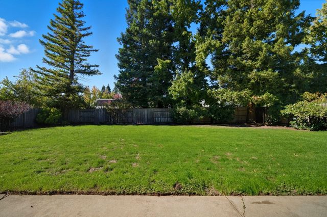 550 Armando Avenue, Redding, CA 96003