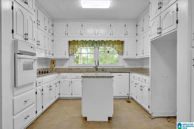 44 NUNNALLY LAKE ROAD, Ohatchee, AL 36271