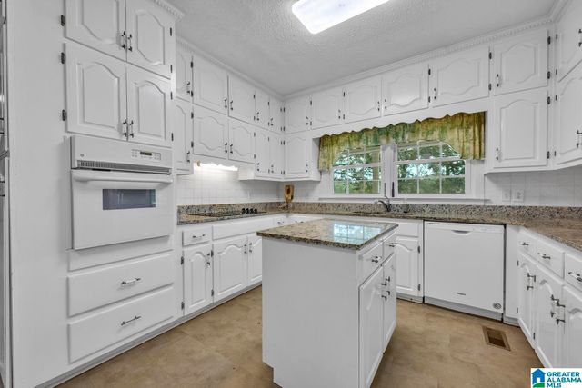 44 NUNNALLY LAKE ROAD, Ohatchee, AL 36271